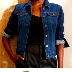 Banana Republic Cropped Essential Jean Jacket XS but fits larger.